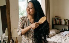 Nguyên Nhân Rụng Tóc Sau Tuổi 50 Và Cách Khắc Phục