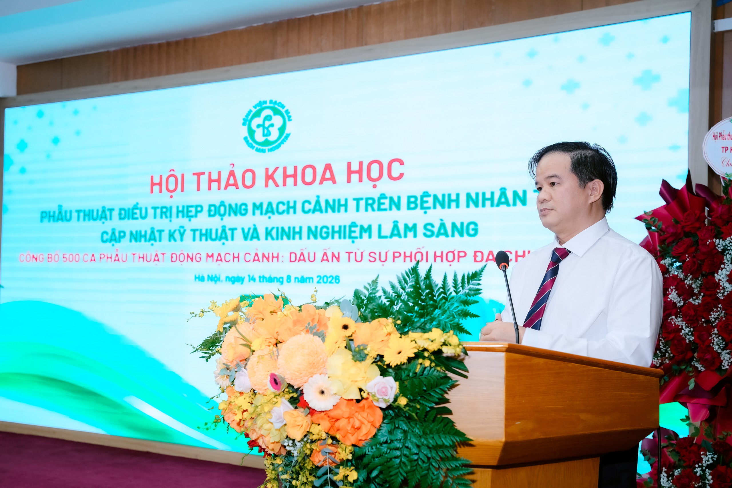 Bạch Mai: Điểm Nhấn 500 Phẫu Thuật Hẹp Động Mạch Cảnh và Tầm Nhìn Mới - Ảnh 1.