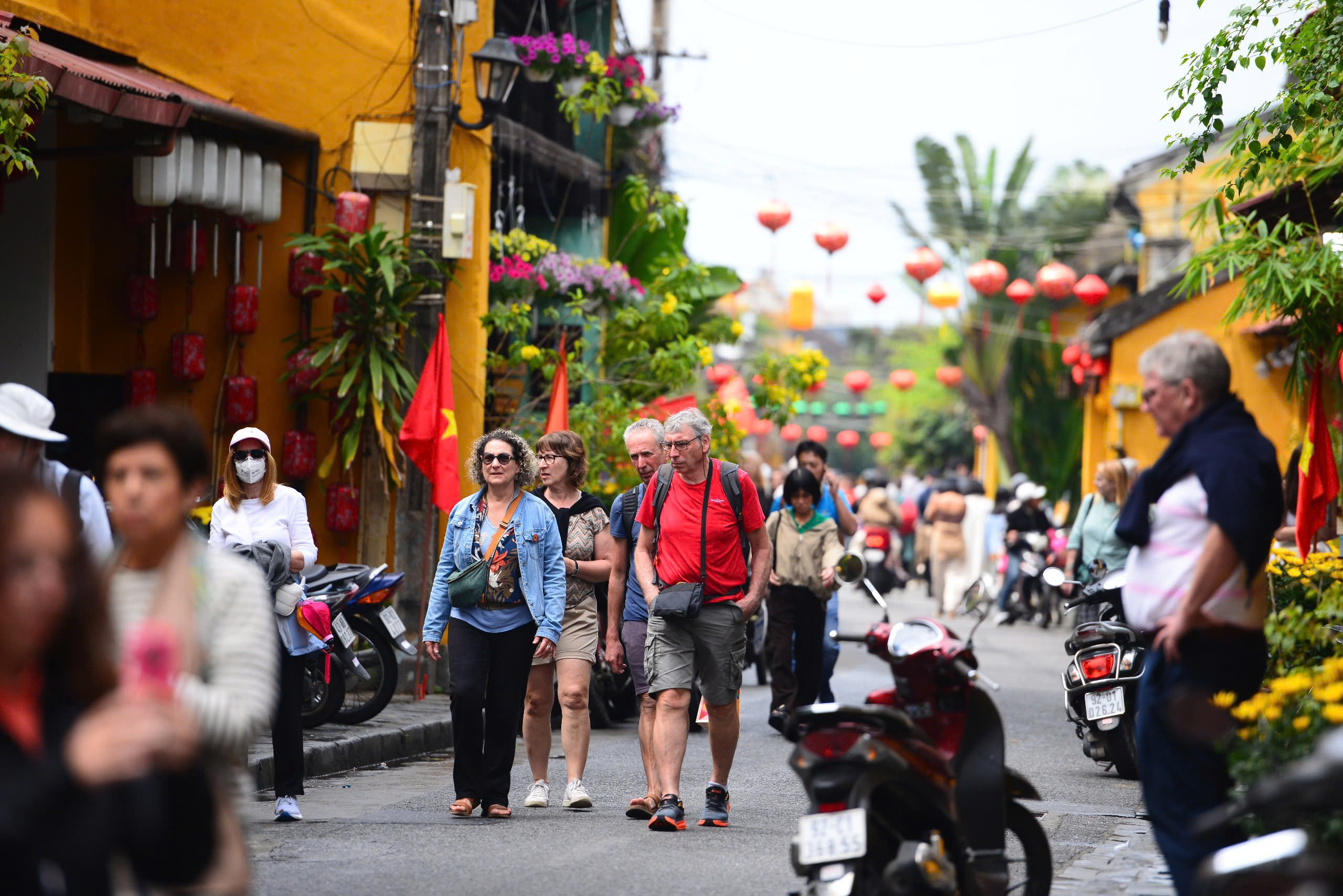 z64651578017493eda035f3f2eb7e2b0532b8e5cc91db5-17880477004291008052862 Cập nhật mới nhất diễn biến thời tiết các điểm du lịch trên cả nước- Ảnh 1.