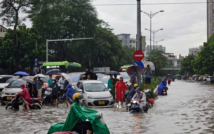 Áp thấp nhiệt đới sẽ đi vào Vịnh Bắc Bộ tác động thế nào đến thời tiết?- Ảnh 2.