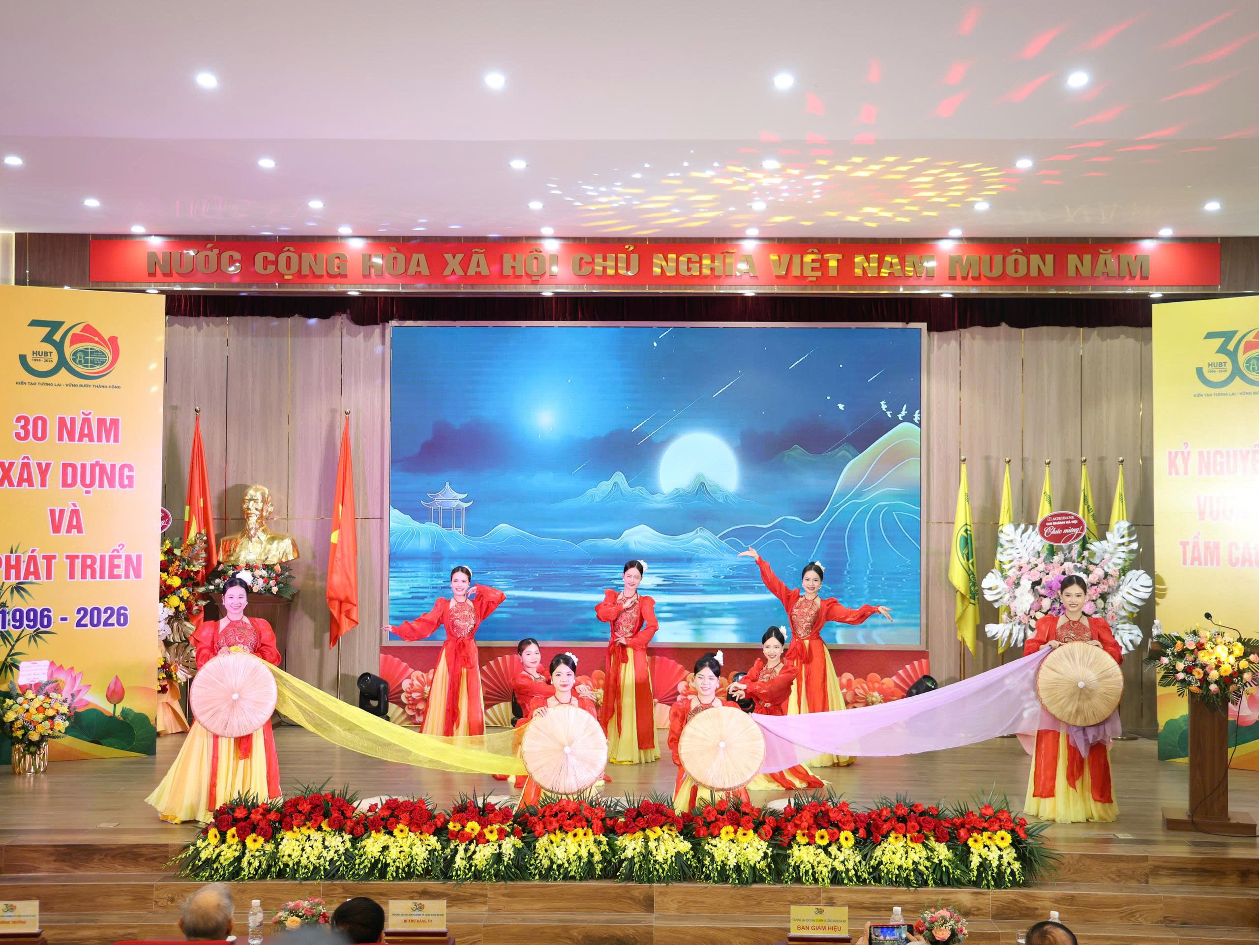 HUBT kỷ niệm 30 năm: Khởi động năm học 2026-2027 với chiến lược đổi mới