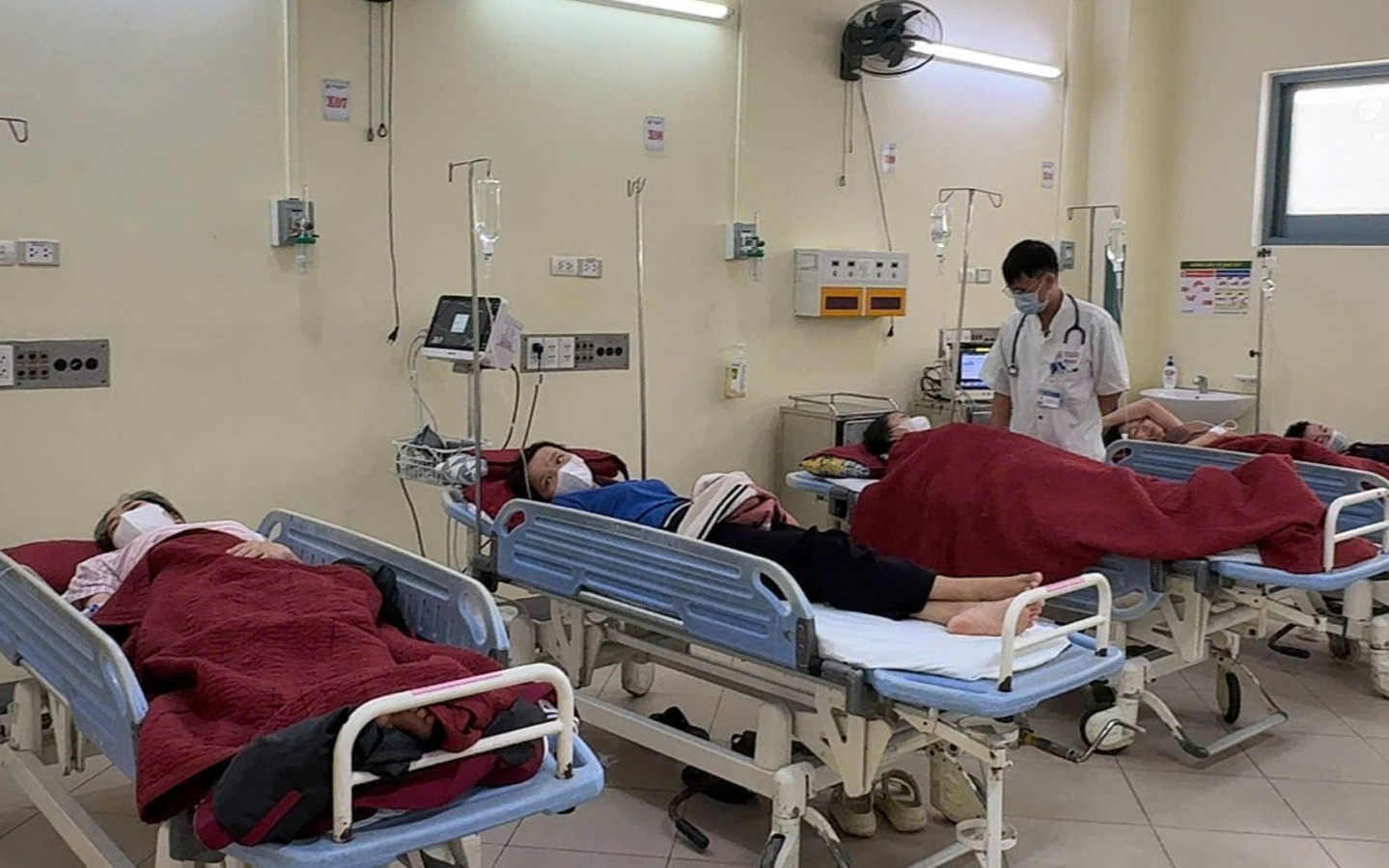 Vụ nghi ngộ độc tại Công ty Scavi Huế: Đảm bảo điều kiện cấp cứu, điều trị- Ảnh 4.