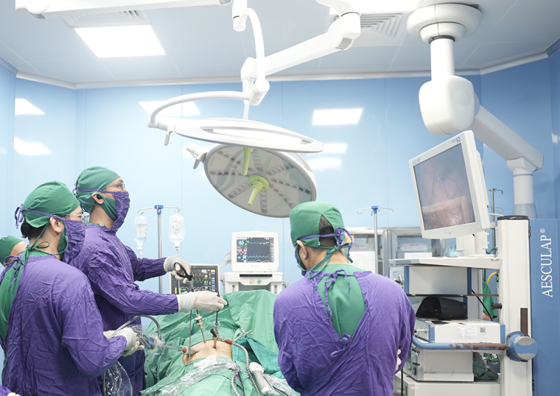 Khi lựa chọn bảo tồn thận: kinh nghiệm phẫu thuật nội soi cho bệnh nhân 71 tuổi