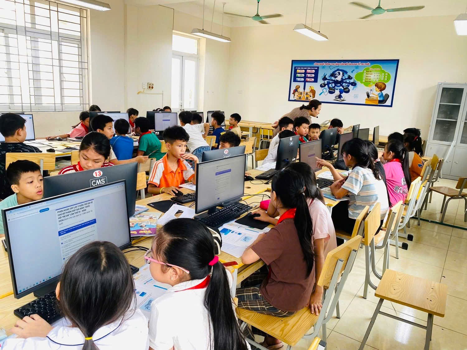 Hà Nội triển khai giáo dục trí tuệ nhân tạo từ lớp 1: nội dung, lộ trình và những điều cần biết