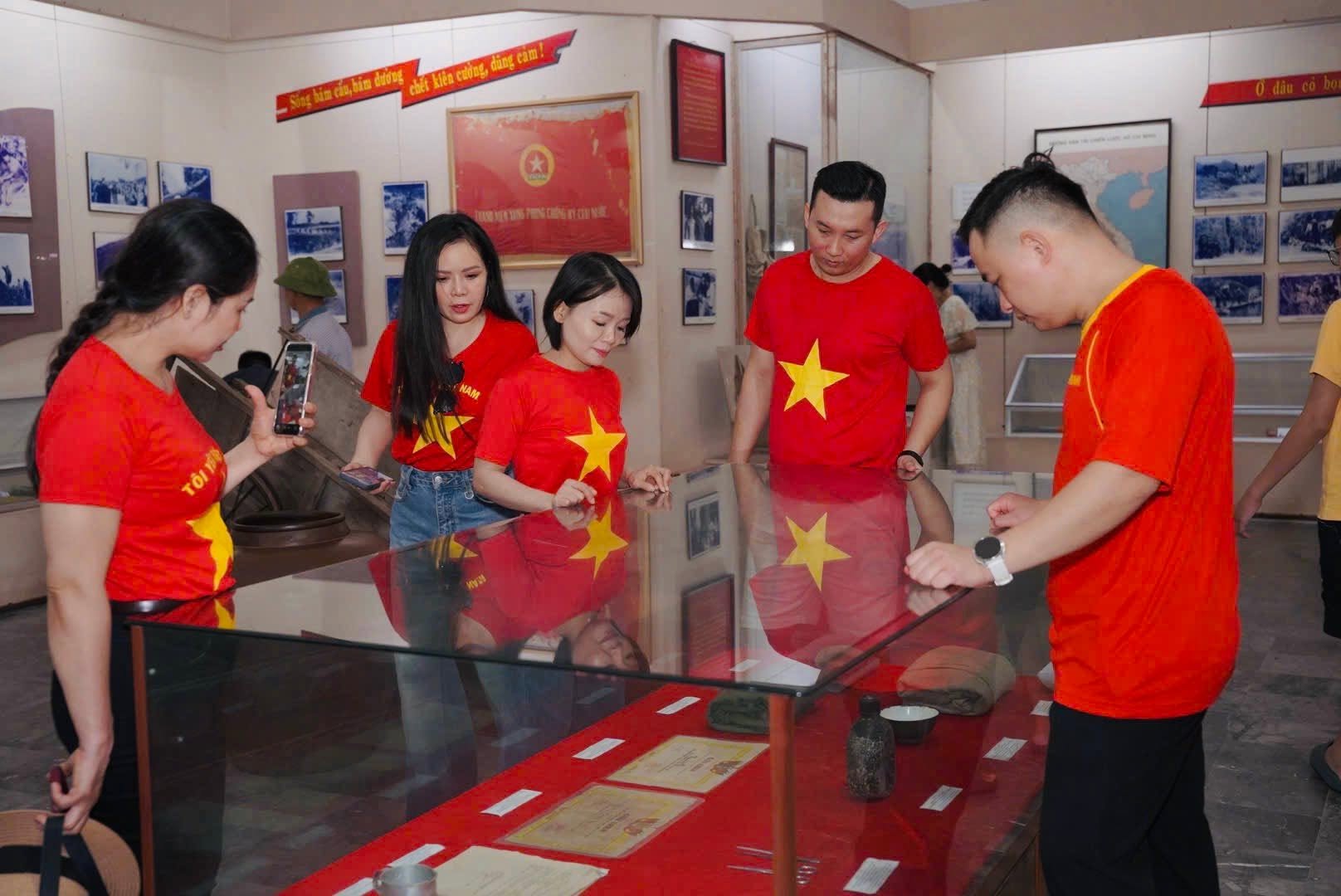 Hành Trình Tri Ân Các Anh Hùng Liệt Sĩ Tại Ngã Ba Đồng Lộc Dịp Lễ