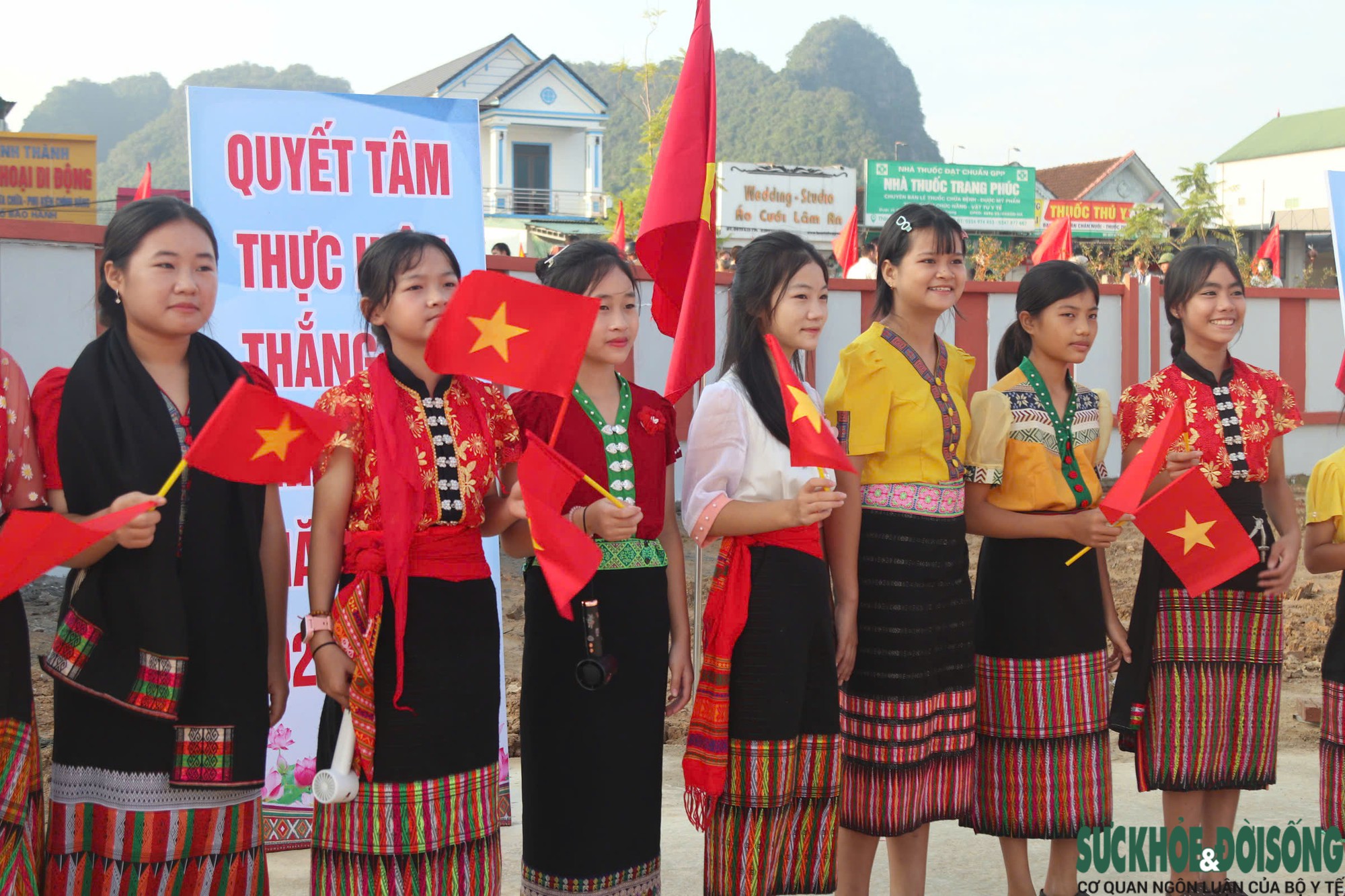 Hơn 14.000 học sinh Nghệ An khai giảng trong những trường nội trú mới- Ảnh 3.