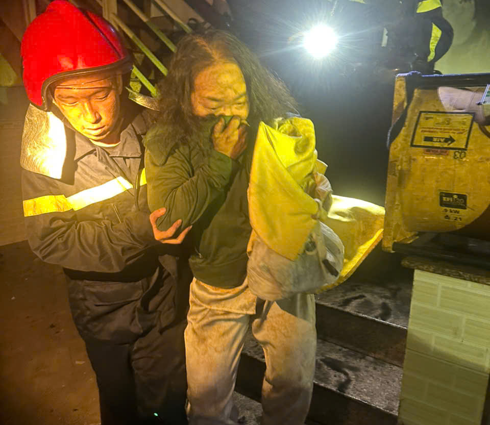 Khách sạn Thùy Dương (TPHCM): 26 người được giải cứu, nhiều nạn nhân nhập viện vì ngộ độc khí CO