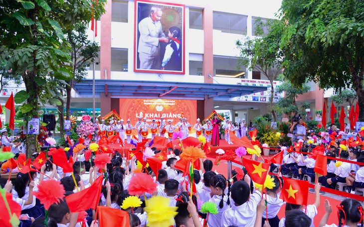 Hơn 457.000 học sinh Khánh Hòa bước vào năm học mới- Ảnh 4.