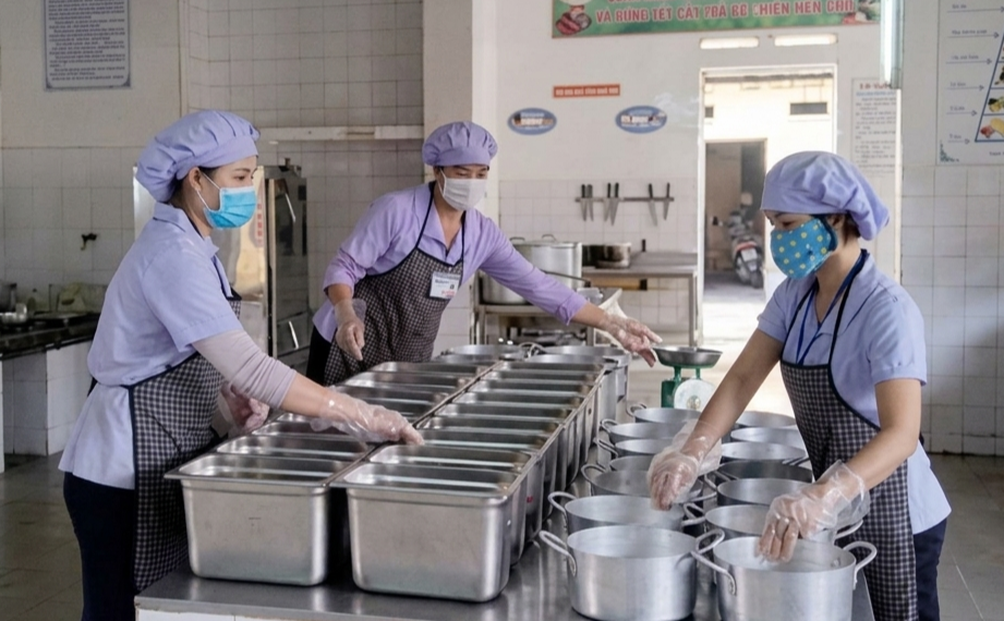 edit-thuc-don-ban-tru-du-dinh-duong-giup-tre-phat-trien-toan-dien-the-chat-va-tri-tue-2-17888354457521288820592 Thực đơn bán trú đủ dinh dưỡng để trẻ phát triển toàn diện thể chất, trí tuệ - Ảnh 2.
