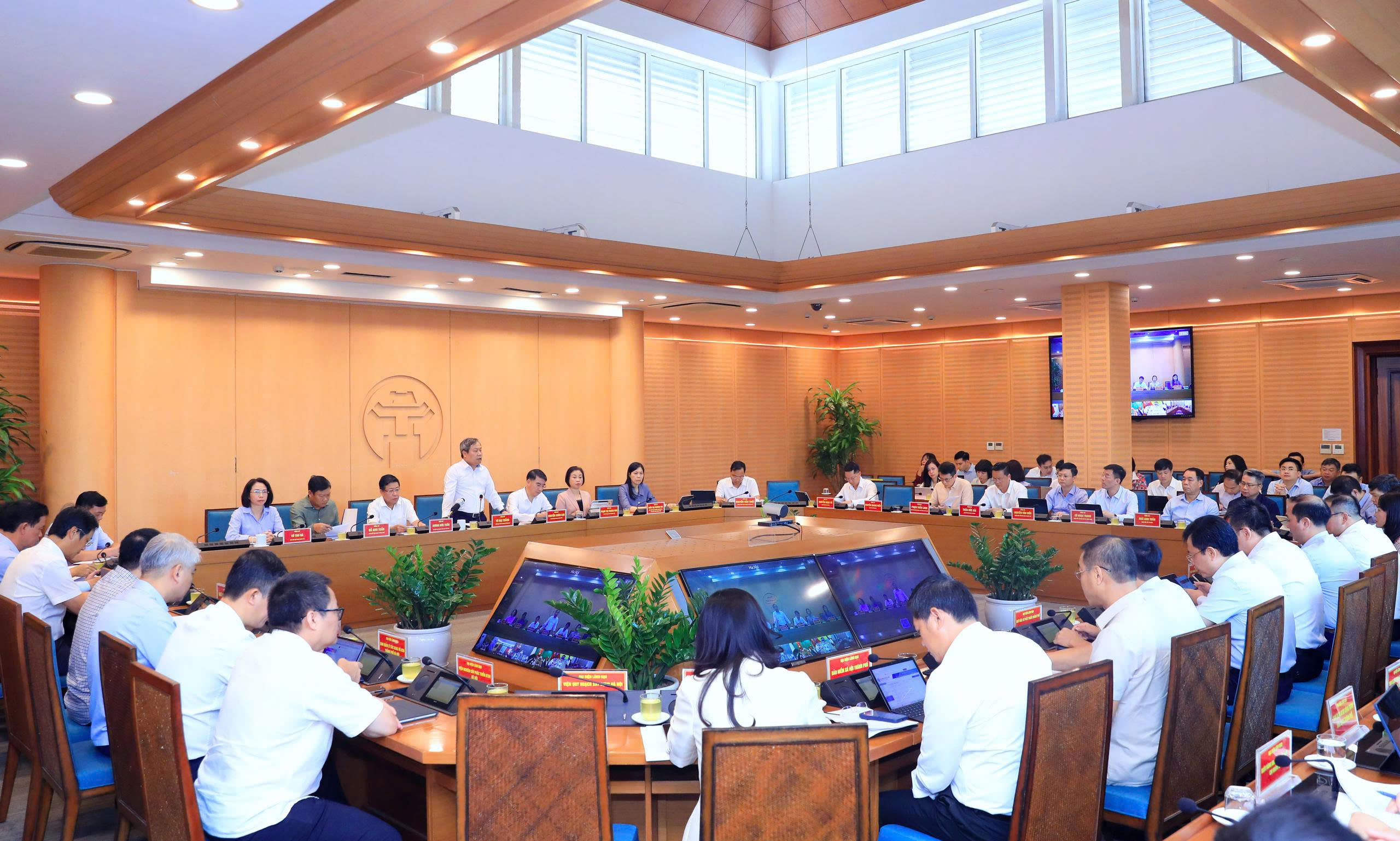 ha-noi-2-1788520970895375854314 Hà Nội: Ngành y tế, giáo dục thực hiện mục tiêu 'kép', góp đạt GRDP từ 11%- Ảnh 5.