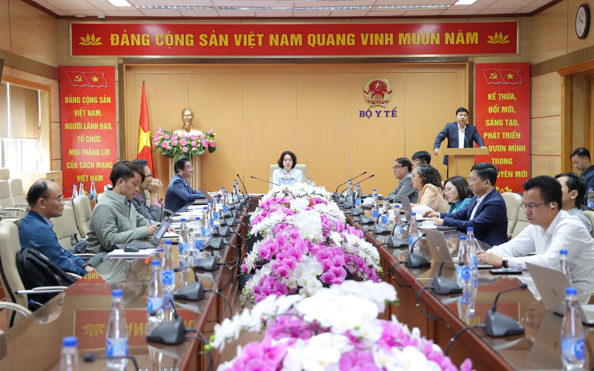 Bộ Y tế: Tăng cường tiêm chủng, giám sát chủ động để phòng nguy cơ bại liệt- Ảnh 2.