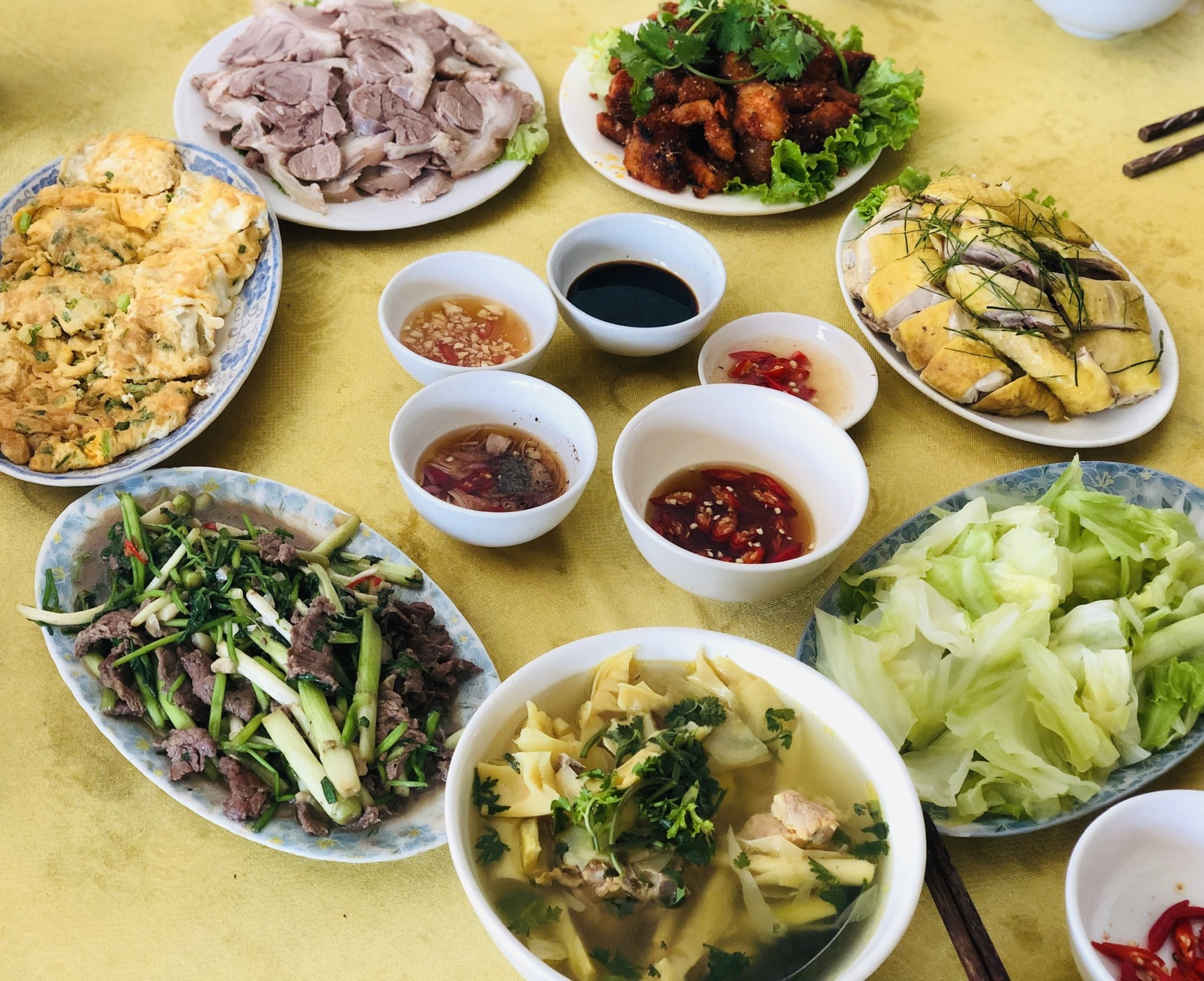 Ba thói quen ăn uống thiết thực để bảo vệ thận và hệ xương