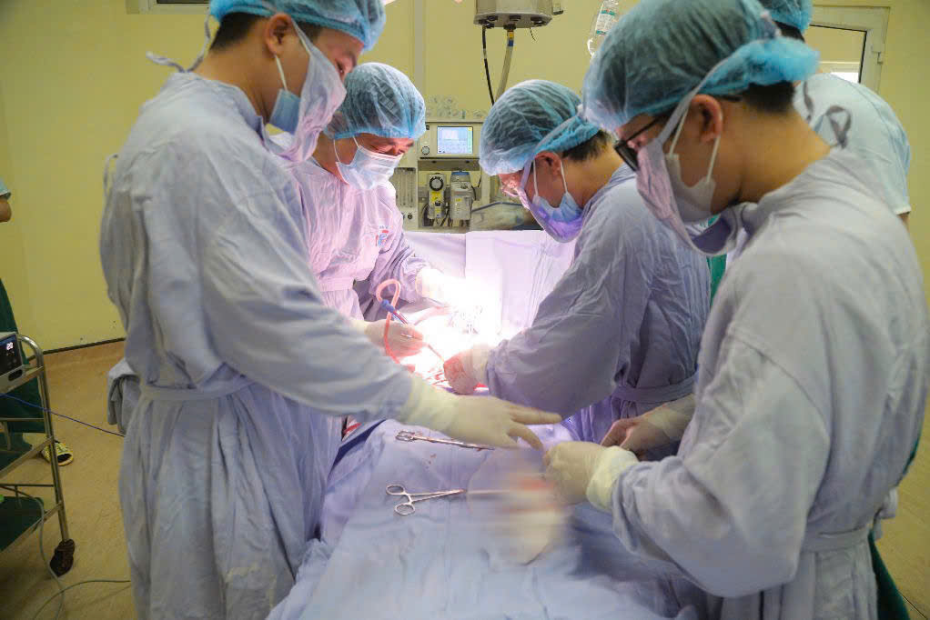 Sửa chính sách trợ cấp cho người mắc bệnh hiểm nghèo: những lựa chọn và hệ lụy